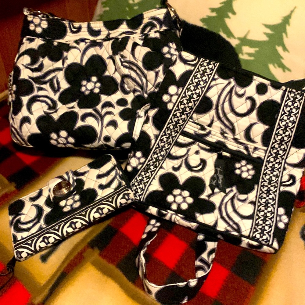 Vera Bradley carrying bag, purse and wallet! Brand new!